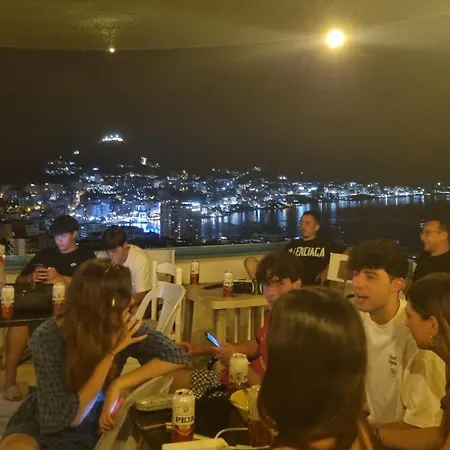 Sunset View Aprtaments 게스트하우스 *